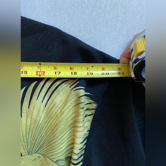 Tommy Bahama black tropical leaves mural silk short sleeve button up shirt Sz M - Picture 10 of 10